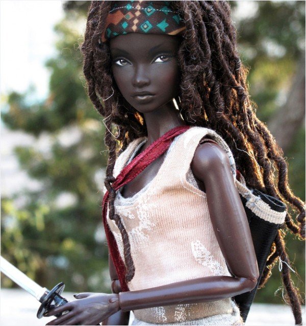 Michonne vira boneca Michonne vira boneca