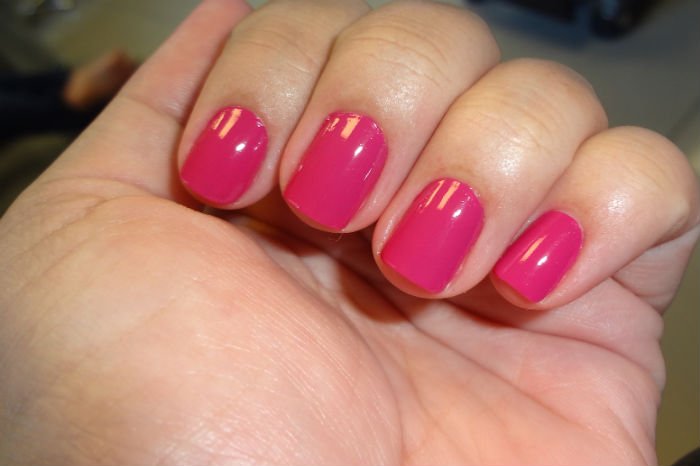 Meninas esmaltes com cores clássicas para a começar a semana, rosa vibrante Meninas esmaltes com cores clássicas para a começar a semana, rosa vibrante