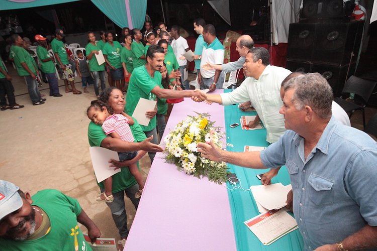 Sem Terra zeram analfabetismo em sete assentamentos Sem Terra zeram analfabetismo em sete assentamentos