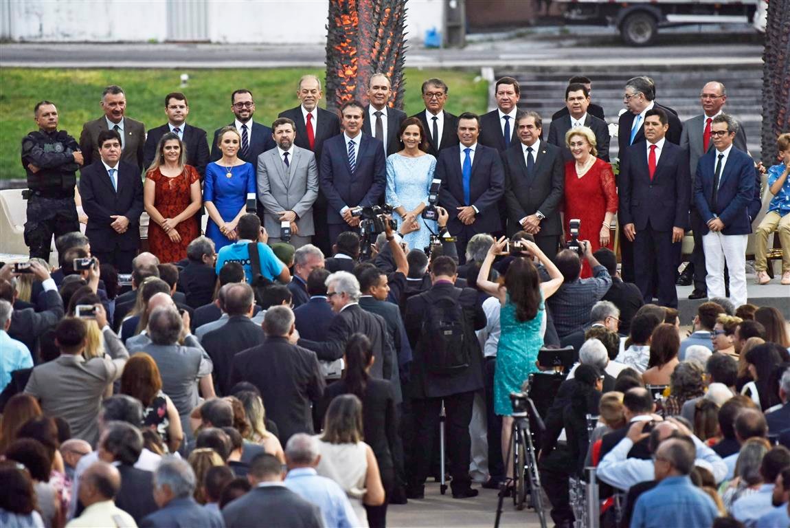 Camilo Santana toma posse, anuncia secretariado e ressalta o Ceará Camilo Santana toma posse, anuncia secretariado e ressalta o Ceará