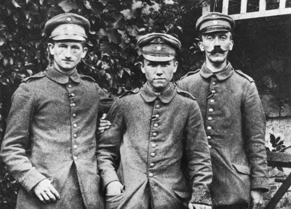 Falsas promesas, peseguições e tortura: como Adolf Hitler enganou a Alemanha Falsas promesas, peseguições e tortura: como Adolf Hitler enganou a Alemanha