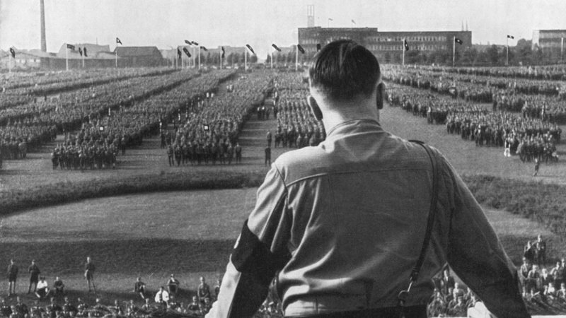 Falsas promesas, peseguições e tortura: como Adolf Hitler enganou a Alemanha Falsas promesas, peseguições e tortura: como Adolf Hitler enganou a Alemanha
