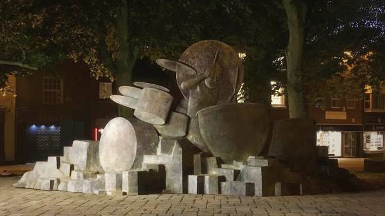 John Bonham do Led Zeppelin tem monumento que reúne fãs em sua cidade natal John Bonham do Led Zeppelin tem monumento que reúne fãs em sua cidade natal